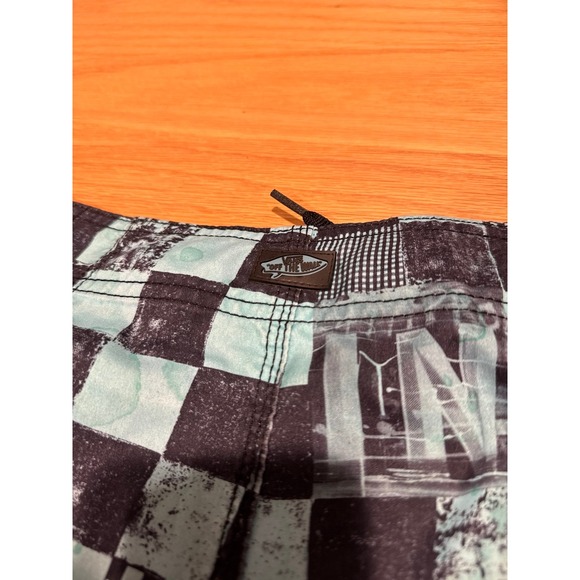 VANS off-the-wall retro board shorts men's size 32 - Picture 6 of 6
